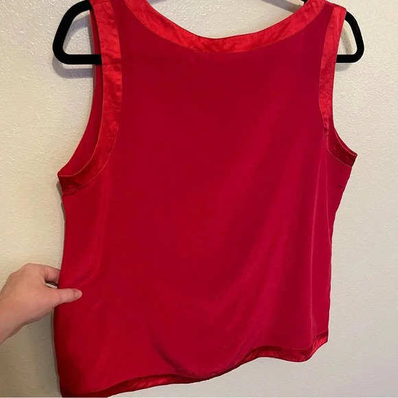 Linda Hartman Intimates 100% Silk Tank Size Small Red Lightweight V Neck - Picture 3 of 5